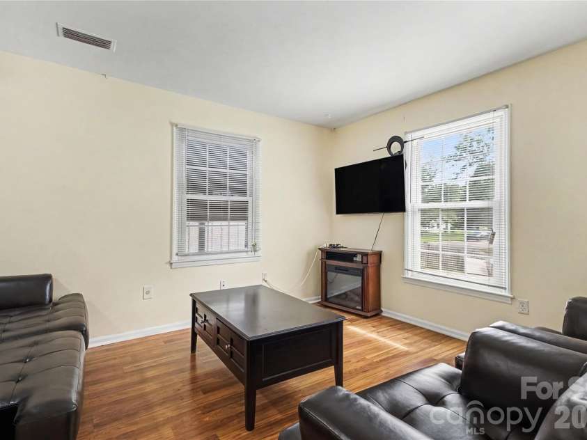 6400 Mcbride Street, Charlotte, NC 28215.  MLS# CAR4416996, YatesRealty ID 46816. 