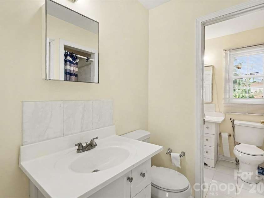 6400 Mcbride Street, Charlotte, NC 28215.  MLS# CAR4416996, YatesRealty ID 46816. 