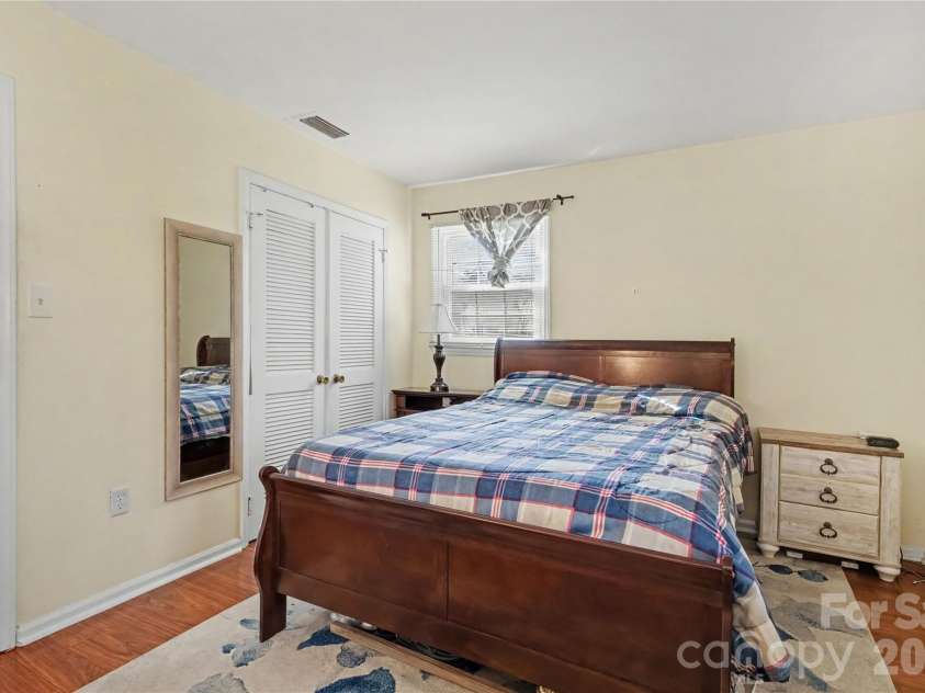 6400 Mcbride Street, Charlotte, NC 28215.  MLS# CAR4416996, YatesRealty ID 46816. 
