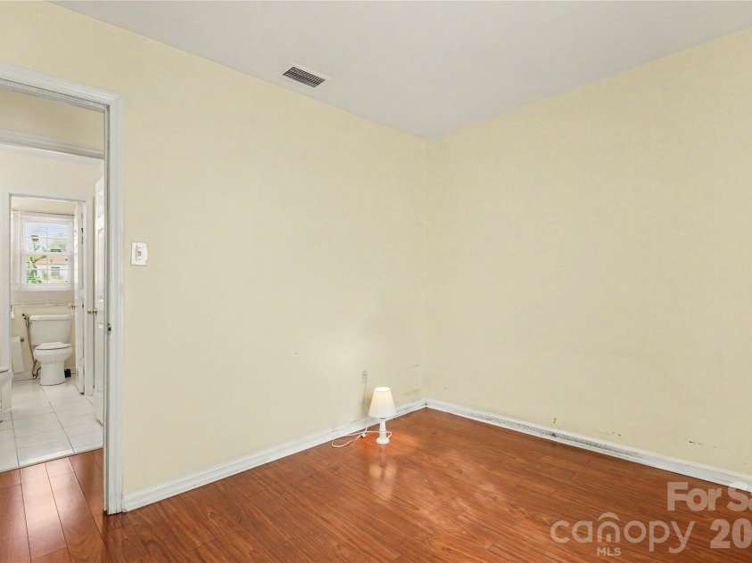 6400 Mcbride Street, Charlotte, NC 28215.  MLS# CAR4416996, YatesRealty ID 46816. 