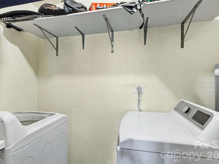 6400 Mcbride Street, Charlotte, NC 28215.  MLS# CAR4416996, YatesRealty ID 46816. 