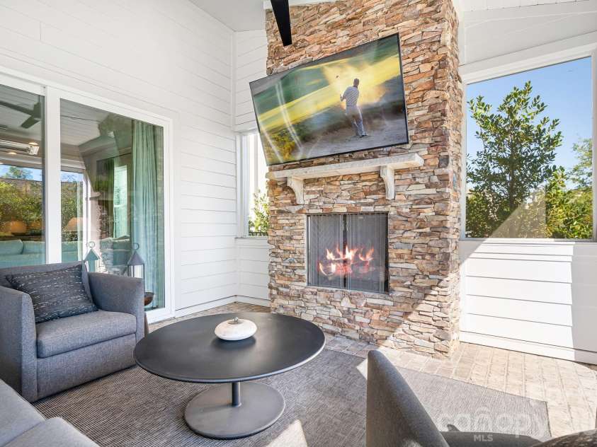 14903 Laura Michelle Road, Huntersville, NC 28078.  MLS# CAR4417431, YatesRealty ID 46817. 