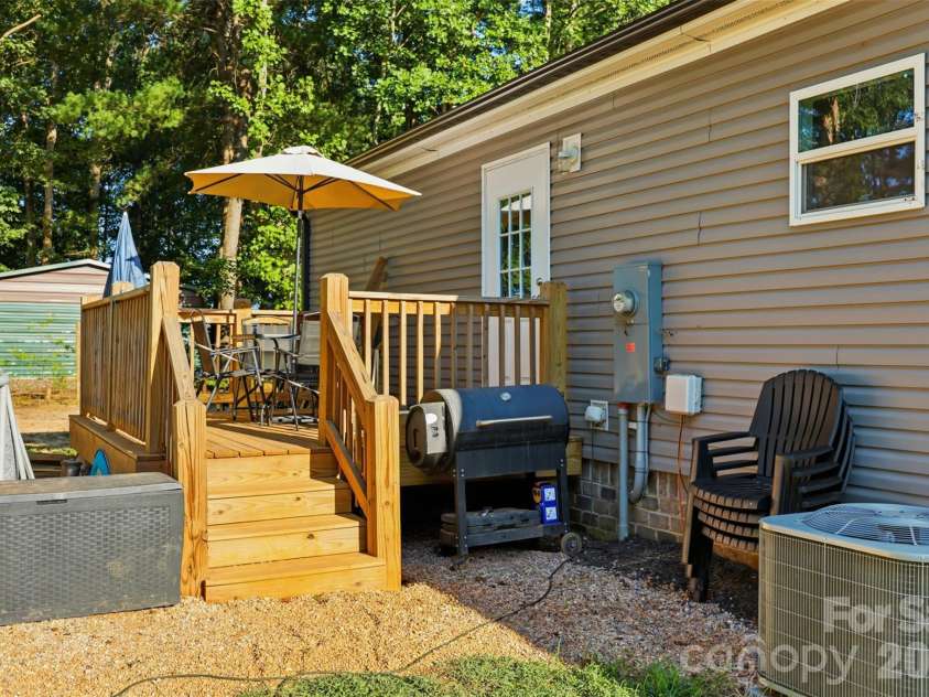 947 Jay Burke Road, Taylorsville, NC 28681.  MLS# CAR4417433, YatesRealty ID 46818. 