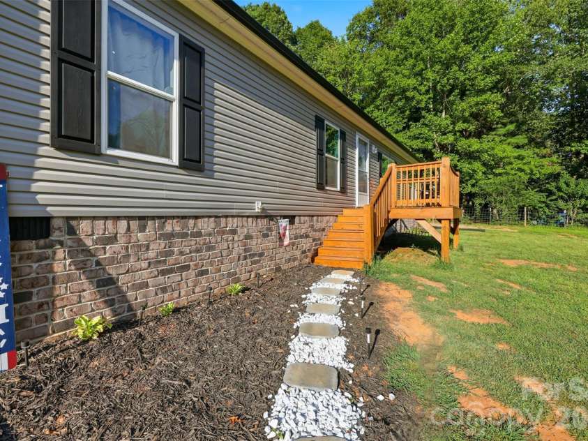 947 Jay Burke Road, Taylorsville, NC 28681.  MLS# CAR4417433, YatesRealty ID 46818. 
