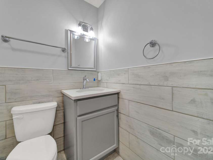 206 Hunter Street, York, SC 29745.  MLS# CAR4210279, YatesRealty ID 4682. Hall/Second Bathroom2