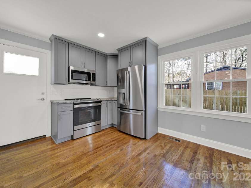 206 Hunter Street, York, SC 29745.  MLS# CAR4210279, YatesRealty ID 4682. Kitchen2