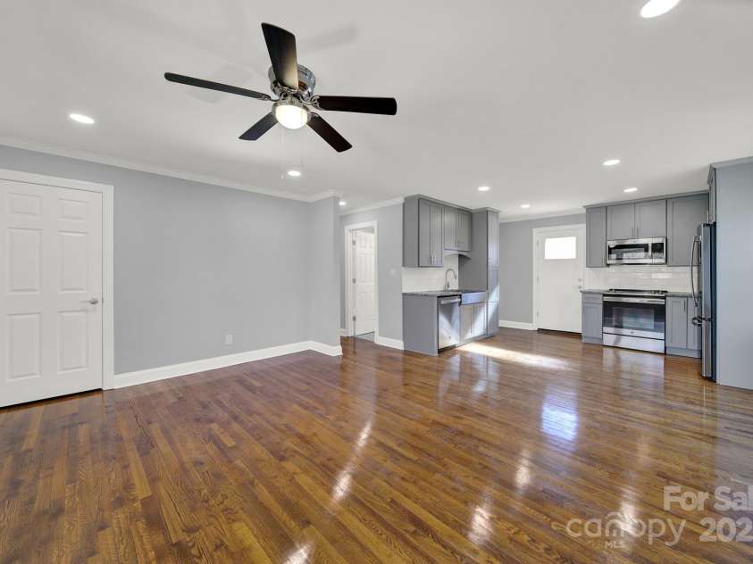 206 Hunter Street, York, SC 29745.  MLS# CAR4210279, YatesRealty ID 4682. Living, Dining, Kitchen