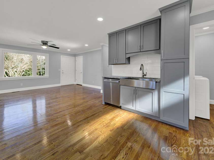 206 Hunter Street, York, SC 29745.  MLS# CAR4210279, YatesRealty ID 4682. Living, Kitchen, Pantry, Laundry