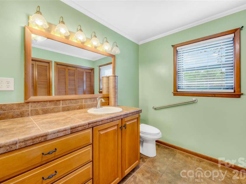2570 Lentz Road, China Grove, NC 28023.  MLS# CAR4385487, YatesRealty ID 4682. Primary bath