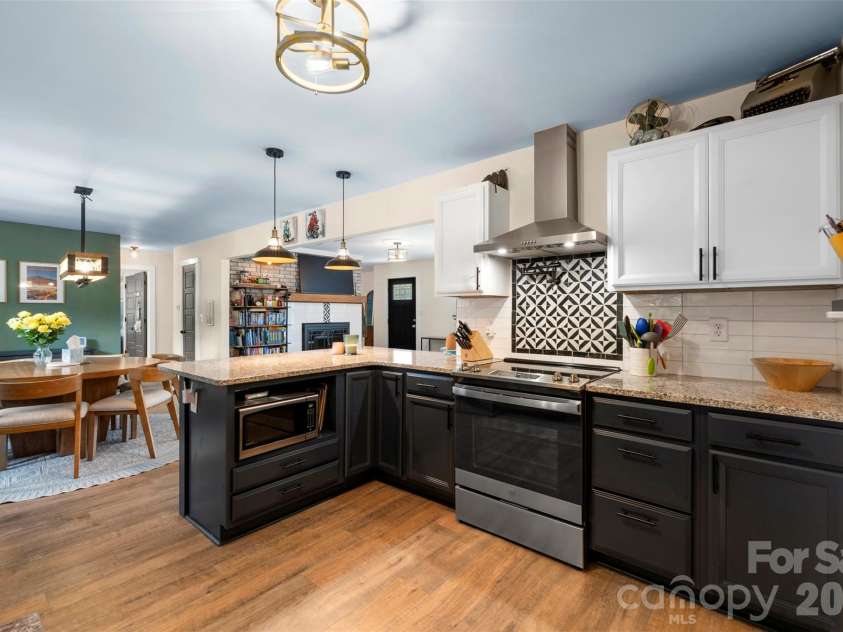 821 Normandy View Street, Gastonia, NC 28052.  MLS# CAR4417550, YatesRealty ID 46820. 