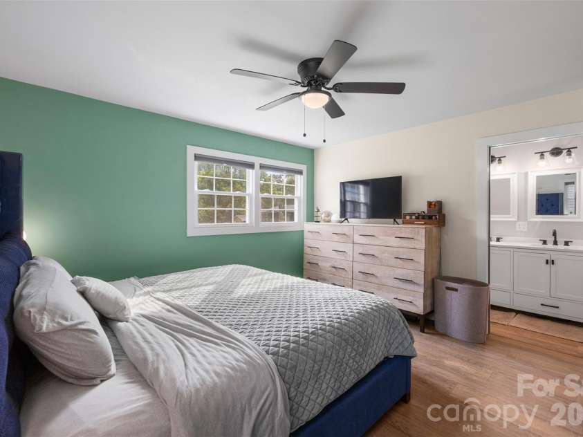 821 Normandy View Street, Gastonia, NC 28052.  MLS# CAR4417550, YatesRealty ID 46820. Pri