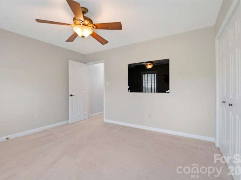 2827 Pinewood Road, Chester, SC 29706.  MLS# CAR4417860, YatesRealty ID 46822. 