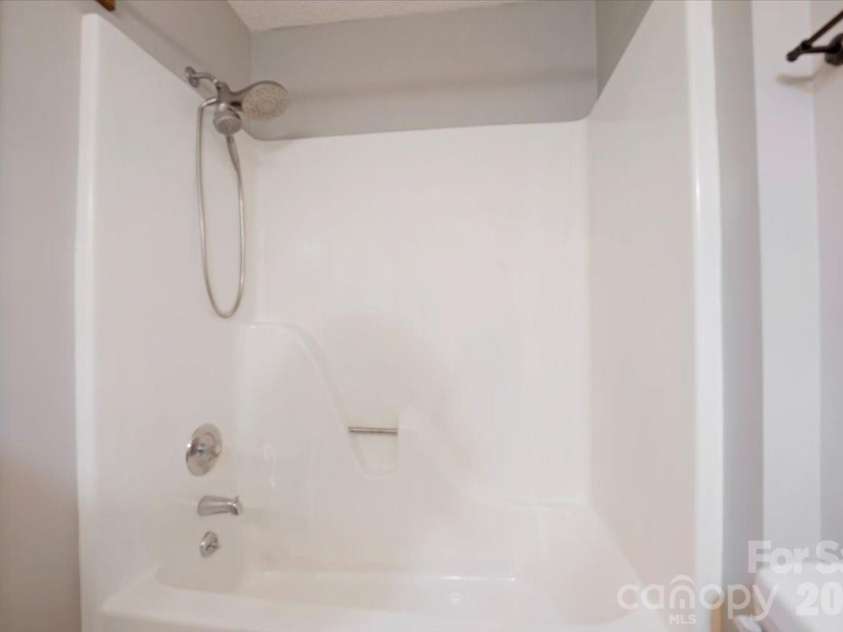 2827 Pinewood Road, Chester, SC 29706.  MLS# CAR4417860, YatesRealty ID 46822. 