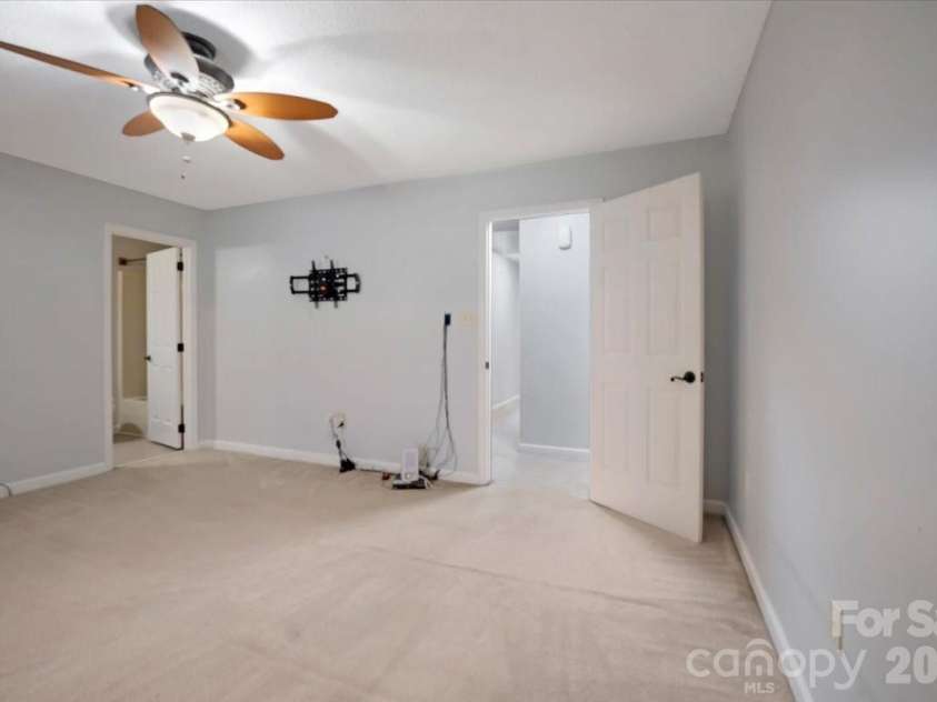 2827 Pinewood Road, Chester, SC 29706.  MLS# CAR4417860, YatesRealty ID 46822. 