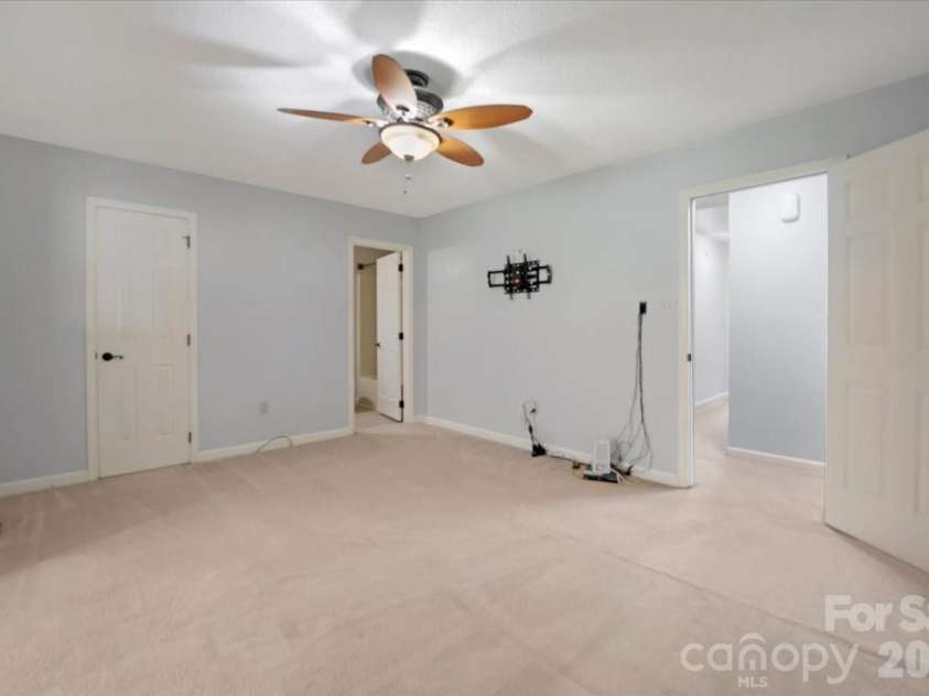 2827 Pinewood Road, Chester, SC 29706.  MLS# CAR4417860, YatesRealty ID 46822. 