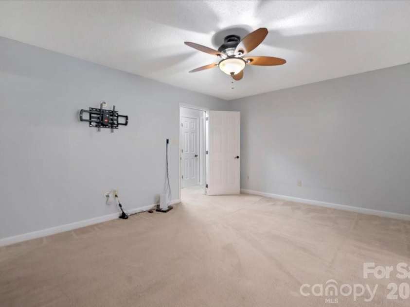 2827 Pinewood Road, Chester, SC 29706.  MLS# CAR4417860, YatesRealty ID 46822. 