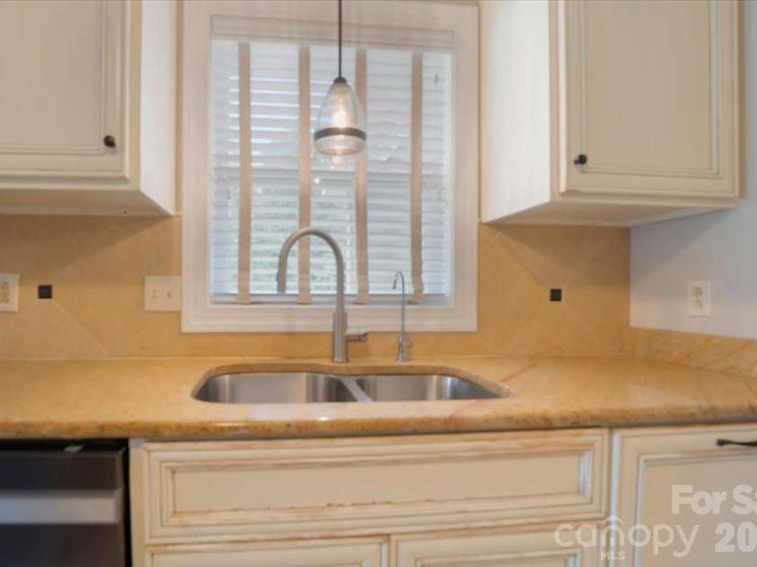 2827 Pinewood Road, Chester, SC 29706.  MLS# CAR4417860, YatesRealty ID 46822. 