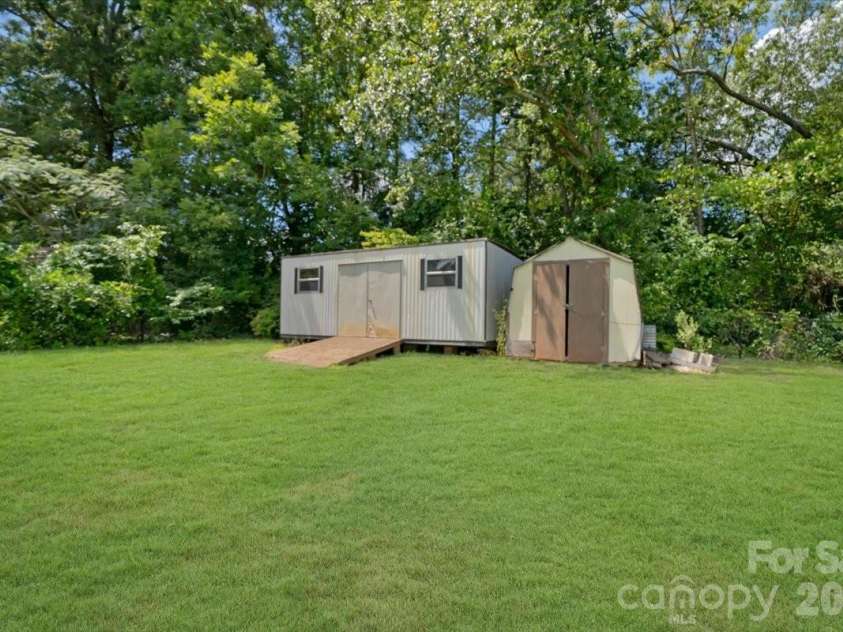 2827 Pinewood Road, Chester, SC 29706.  MLS# CAR4417860, YatesRealty ID 46822. Extra storage