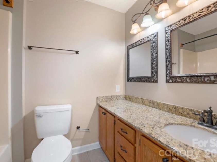 2827 Pinewood Road, Chester, SC 29706.  MLS# CAR4417860, YatesRealty ID 46822. Main Full Bath