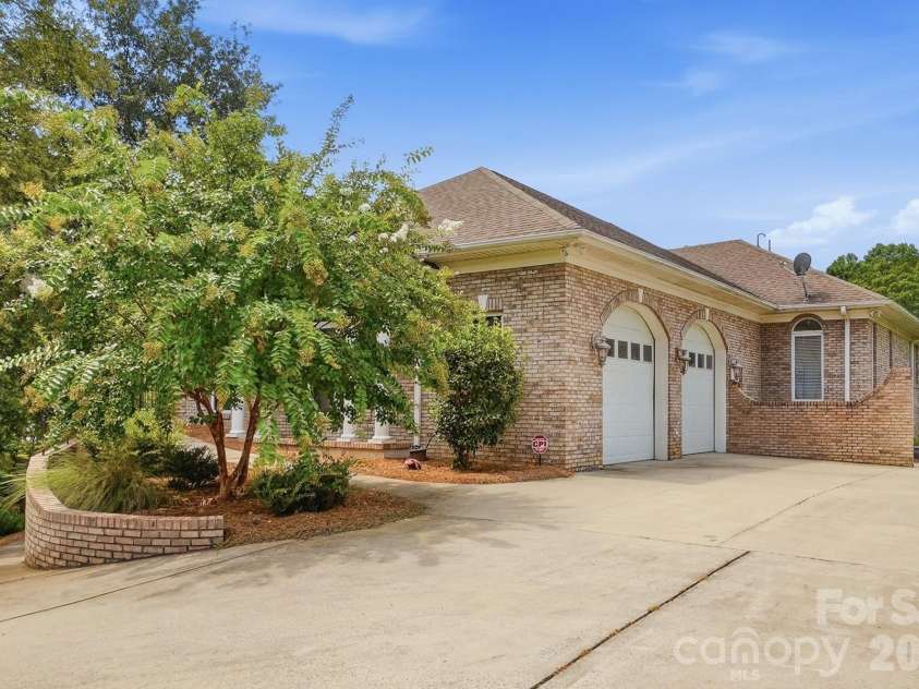 2725 Windswept Cove, York, SC 29745.  MLS# CAR4417565, YatesRealty ID 46823. 