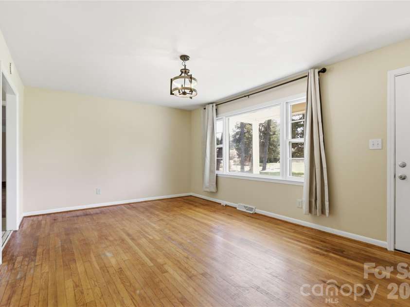 2819 Randolph Road, Statesville, NC 28625.  MLS# CAR4418046, YatesRealty ID 46824. 