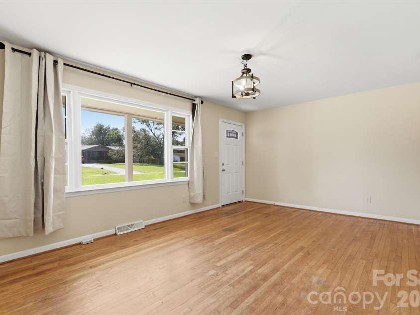 2819 Randolph Road, Statesville, NC 28625.  MLS# CAR4418046, YatesRealty ID 46824. 