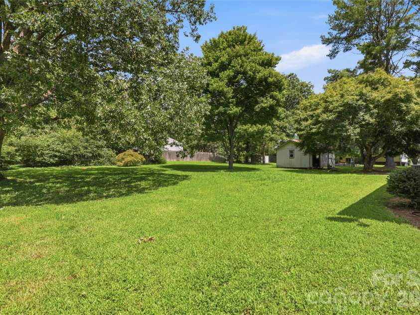 2819 Randolph Road, Statesville, NC 28625.  MLS# CAR4418046, YatesRealty ID 46824. 