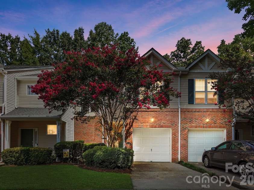 17067 Commons Creek Drive, Charlotte, NC 28277.  MLS# CAR4415148, YatesRealty ID 46827. 