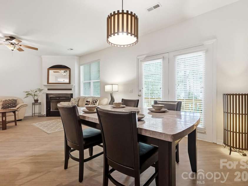 17067 Commons Creek Drive, Charlotte, NC 28277.  MLS# CAR4415148, YatesRealty ID 46827. 