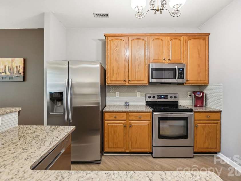 17067 Commons Creek Drive, Charlotte, NC 28277.  MLS# CAR4415148, YatesRealty ID 46827. 