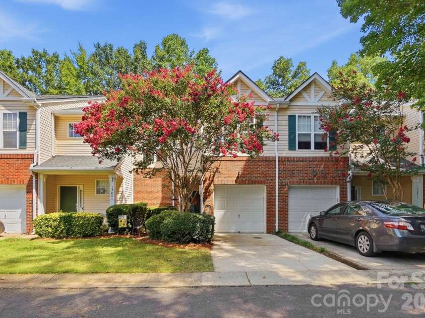 17067 Commons Creek Drive, Charlotte, NC 28277.  MLS# CAR4415148, YatesRealty ID 46827. 