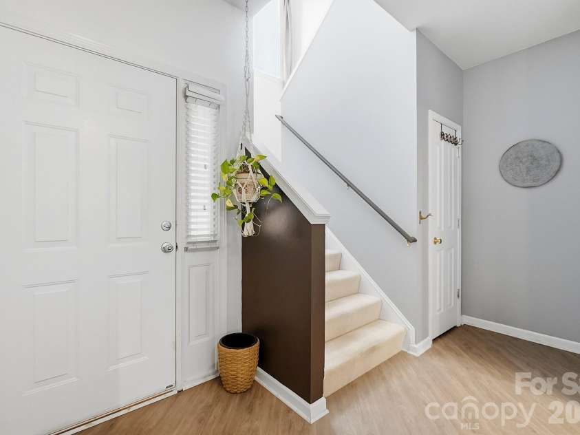 17067 Commons Creek Drive, Charlotte, NC 28277.  MLS# CAR4415148, YatesRealty ID 46827. 