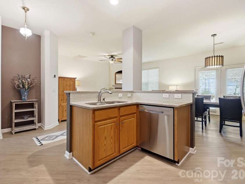 17067 Commons Creek Drive, Charlotte, NC 28277.  MLS# CAR4415148, YatesRealty ID 46827. 
