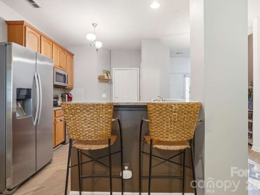 17067 Commons Creek Drive, Charlotte, NC 28277.  MLS# CAR4415148, YatesRealty ID 46827. 