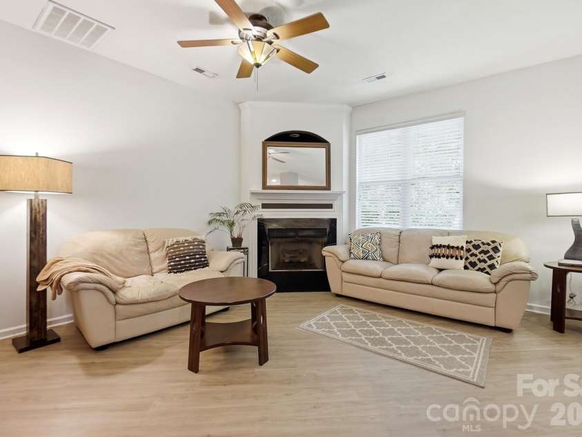 17067 Commons Creek Drive, Charlotte, NC 28277.  MLS# CAR4415148, YatesRealty ID 46827. 