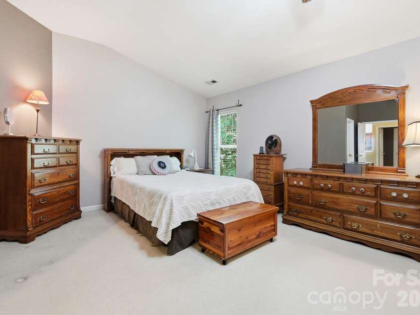 17067 Commons Creek Drive, Charlotte, NC 28277.  MLS# CAR4415148, YatesRealty ID 46827. 