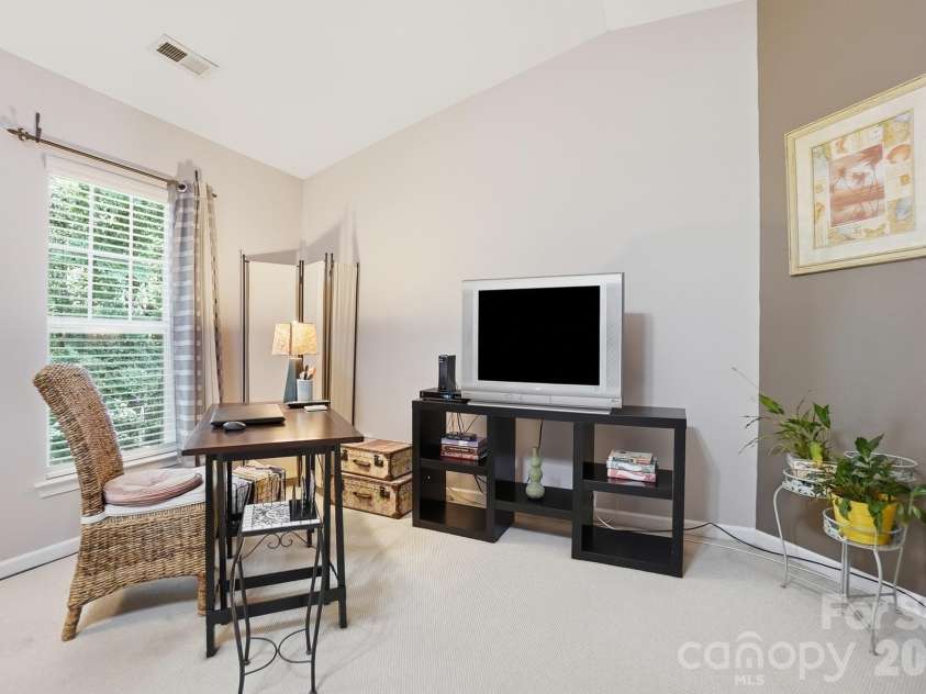 17067 Commons Creek Drive, Charlotte, NC 28277.  MLS# CAR4415148, YatesRealty ID 46827. 