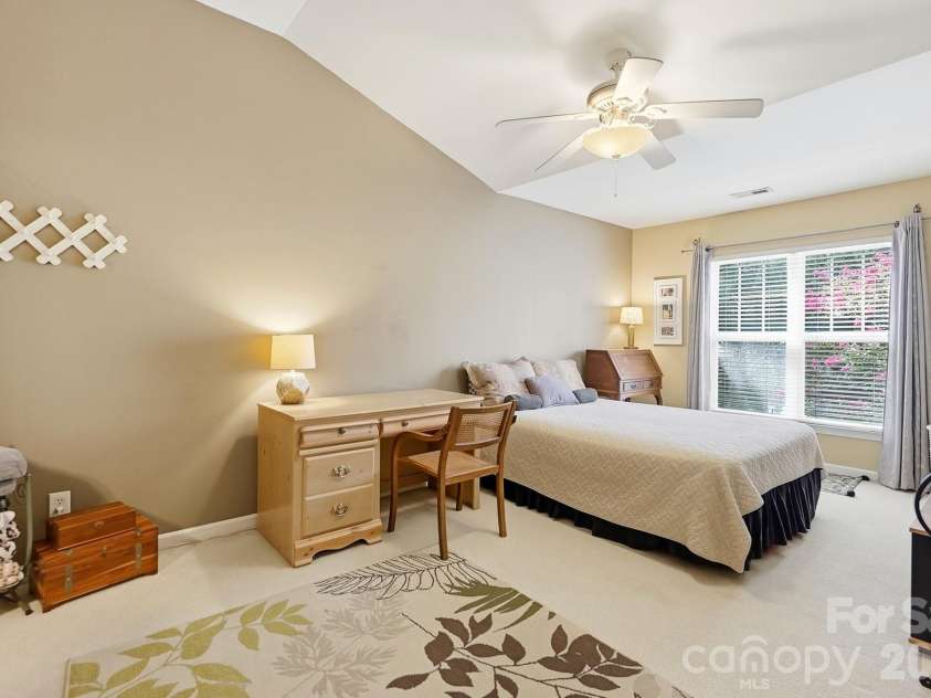17067 Commons Creek Drive, Charlotte, NC 28277.  MLS# CAR4415148, YatesRealty ID 46827. 
