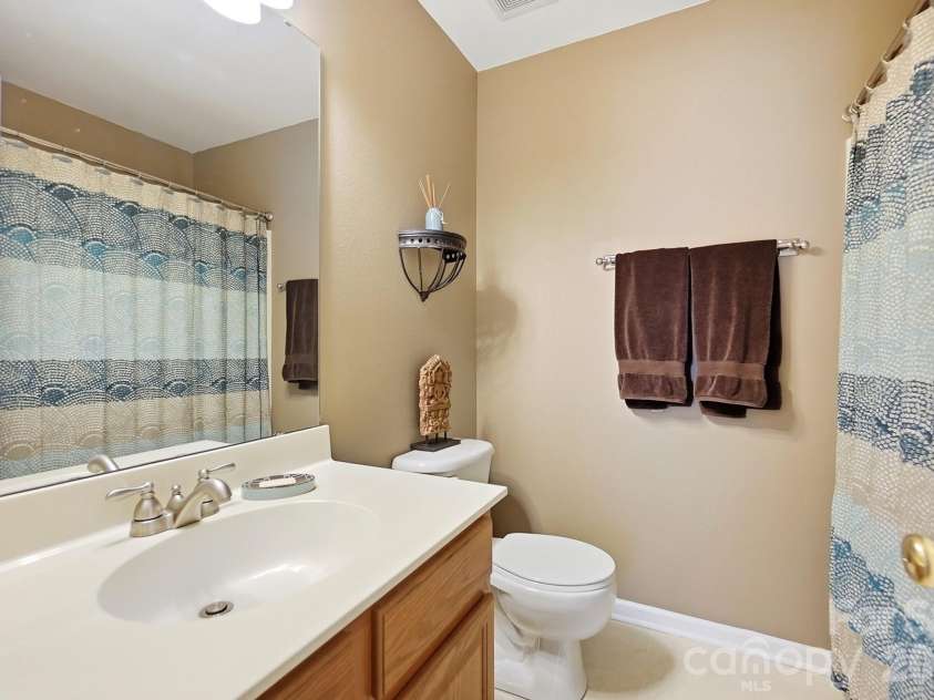 17067 Commons Creek Drive, Charlotte, NC 28277.  MLS# CAR4415148, YatesRealty ID 46827. 