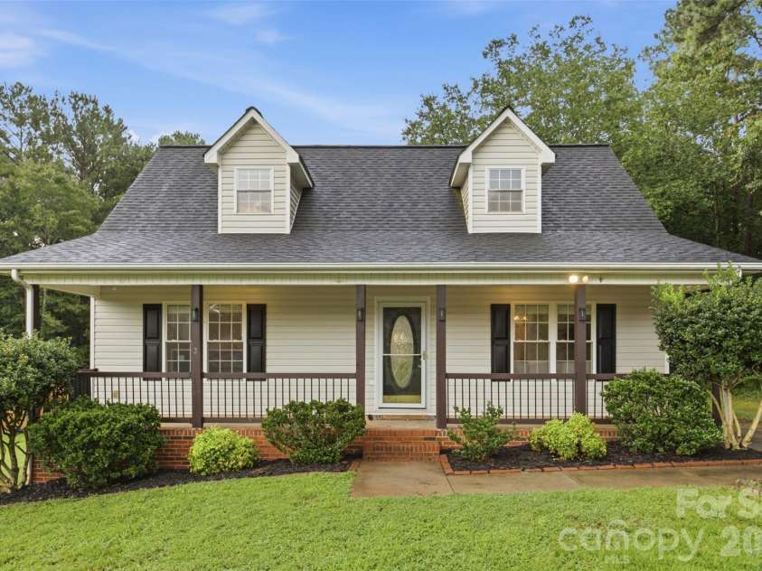 600 Blossom Hill Road, Lincolnton, NC 28092.  MLS# CAR4415747, YatesRealty ID 46828. 
