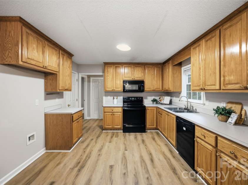 600 Blossom Hill Road, Lincolnton, NC 28092.  MLS# CAR4415747, YatesRealty ID 46828. 