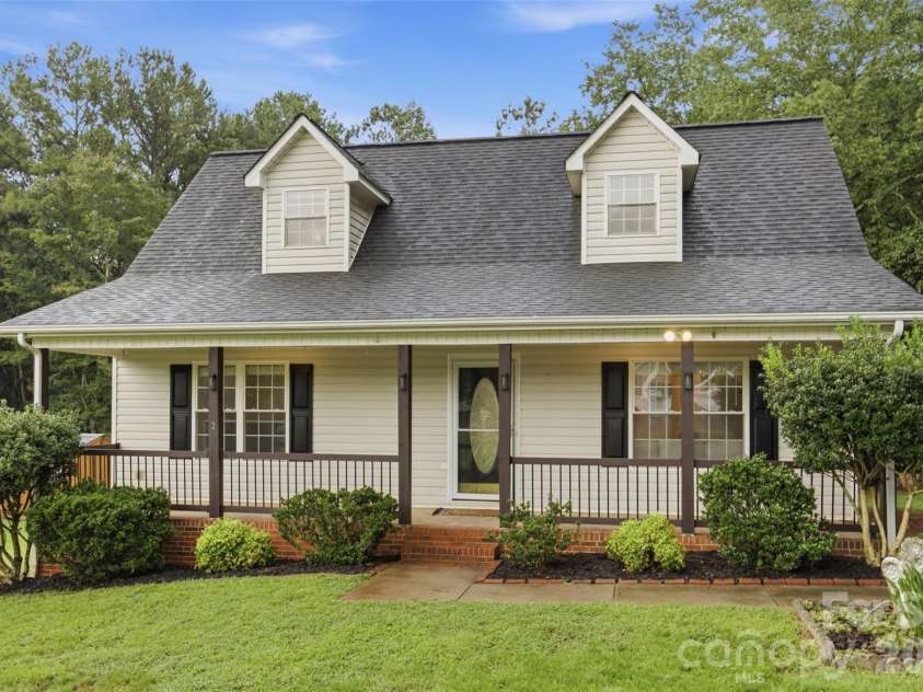 600 Blossom Hill Road, Lincolnton, NC 28092.  MLS# CAR4415747, YatesRealty ID 46828. 