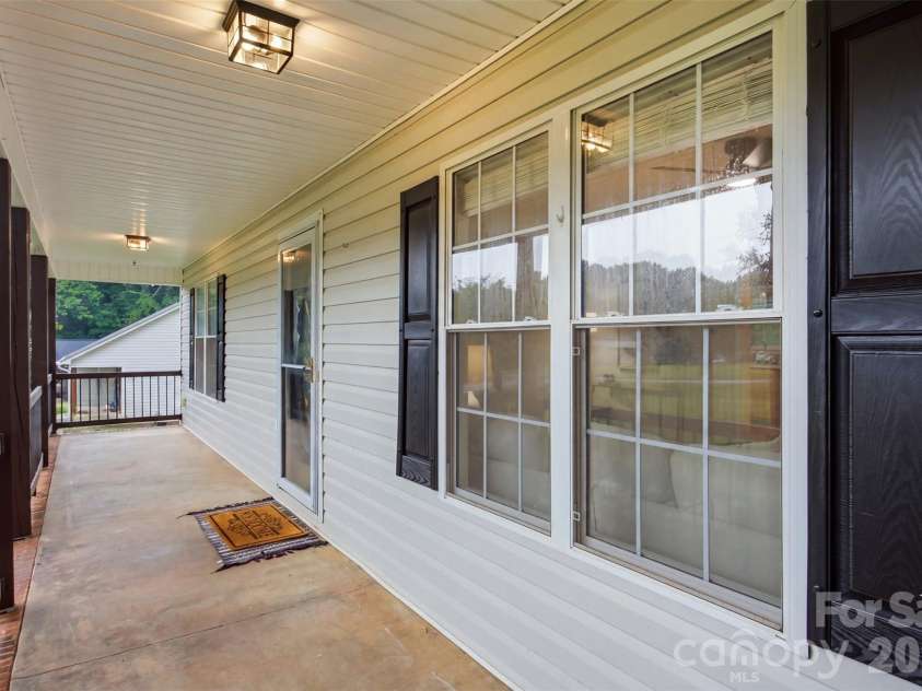 600 Blossom Hill Road, Lincolnton, NC 28092.  MLS# CAR4415747, YatesRealty ID 46828. 