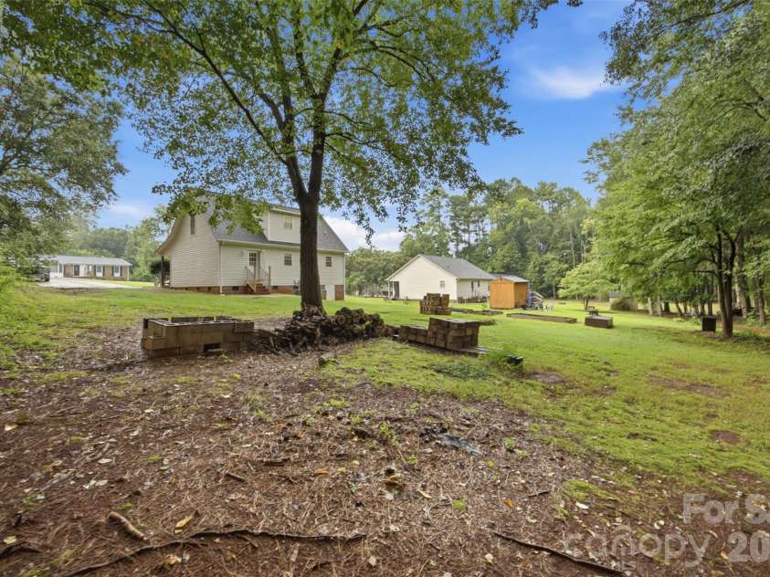 600 Blossom Hill Road, Lincolnton, NC 28092.  MLS# CAR4415747, YatesRealty ID 46828. 
