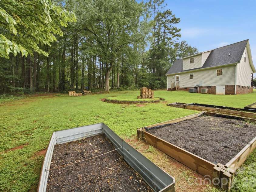 600 Blossom Hill Road, Lincolnton, NC 28092.  MLS# CAR4415747, YatesRealty ID 46828. 