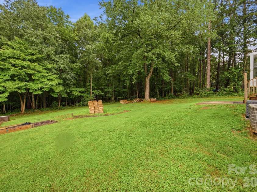 600 Blossom Hill Road, Lincolnton, NC 28092.  MLS# CAR4415747, YatesRealty ID 46828. 