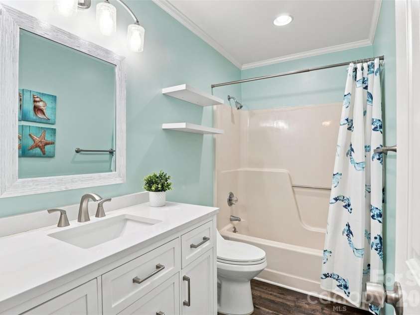 813 Jamestown Drive, Gastonia, NC 28056.  MLS# CAR4414711, YatesRealty ID 46830. 