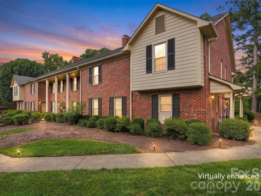813 Jamestown Drive, Gastonia, NC 28056.  MLS# CAR4414711, YatesRealty ID 46830. 