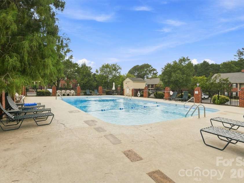 813 Jamestown Drive, Gastonia, NC 28056.  MLS# CAR4414711, YatesRealty ID 46830. 