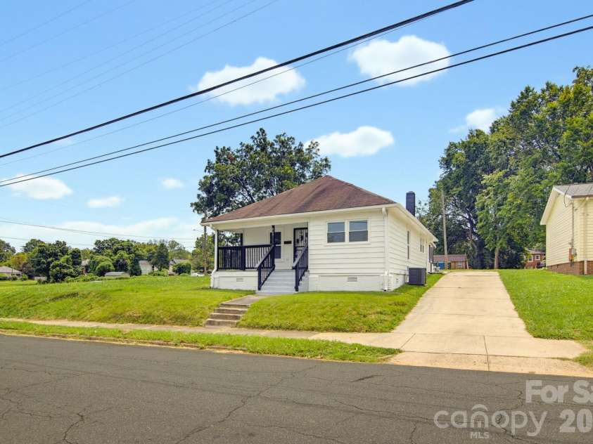 805 Horah Street, Salisbury, NC 28144.  MLS# CAR4415680, YatesRealty ID 46831. 